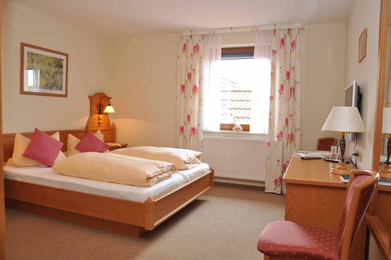 Landhotel Zur Pferdetraenke Schleid Luaran gambar