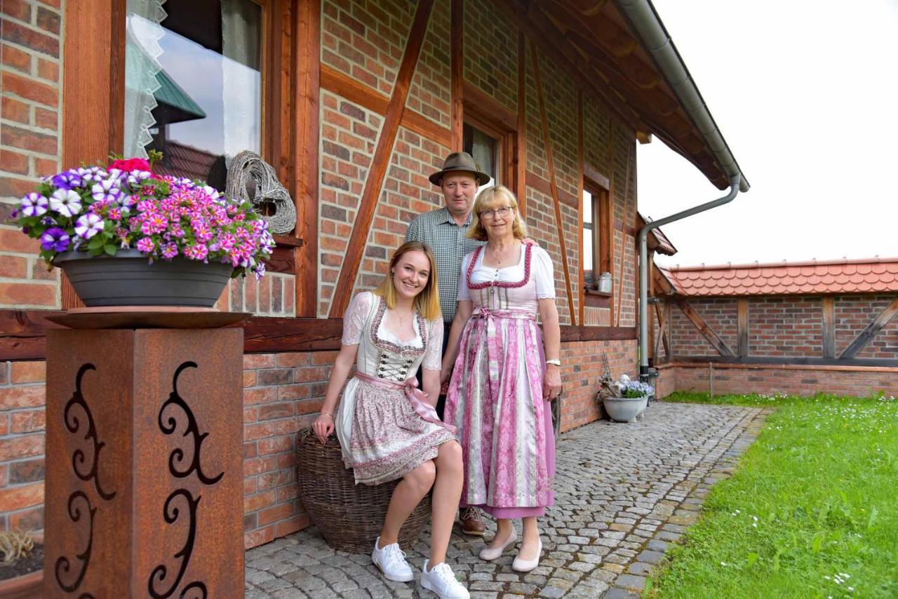 Landhotel Zur Pferdetraenke Schleid Luaran gambar