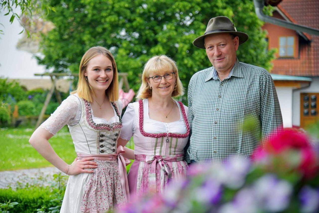 Landhotel Zur Pferdetraenke Schleid Luaran gambar