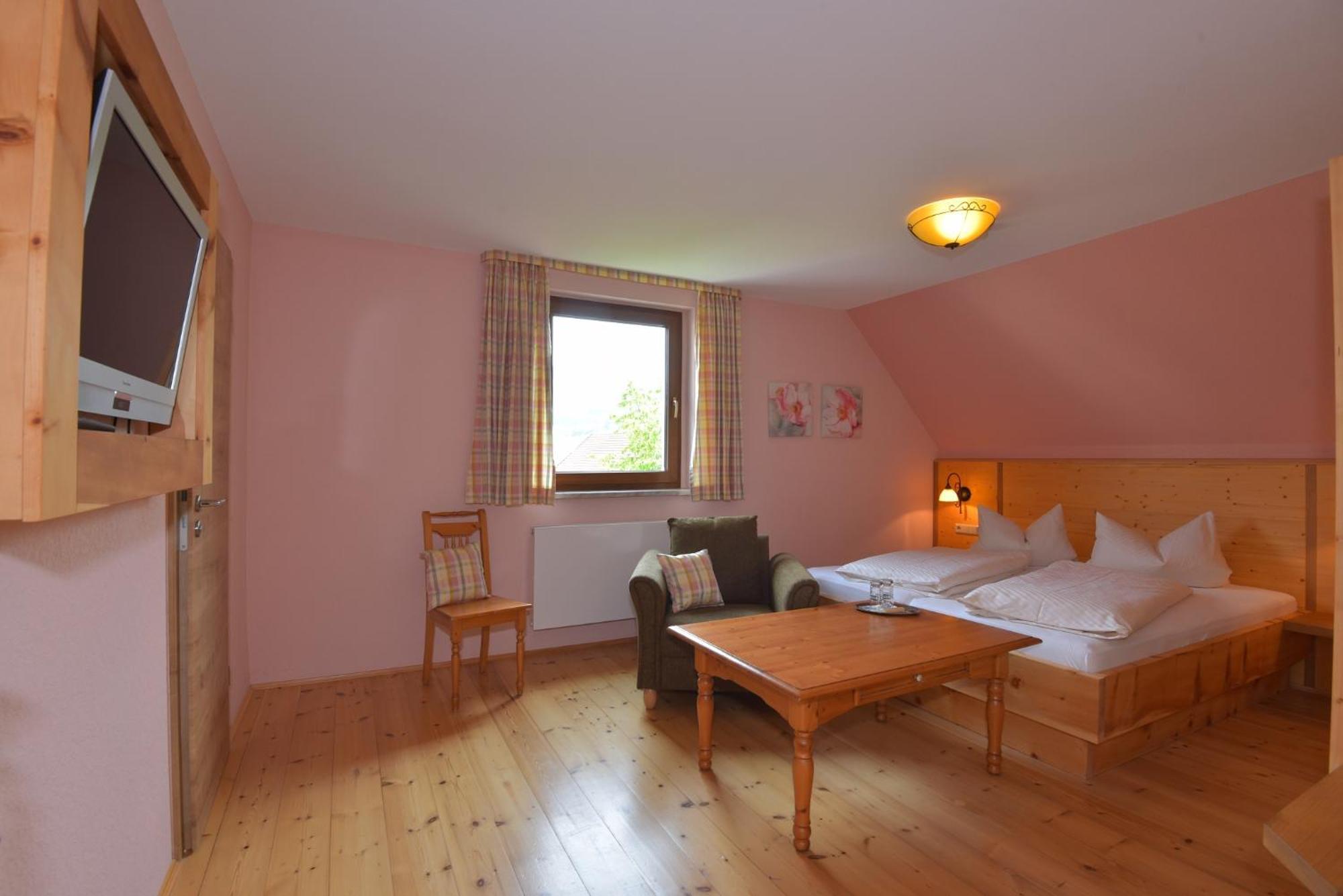 Landhotel Zur Pferdetraenke Schleid Luaran gambar